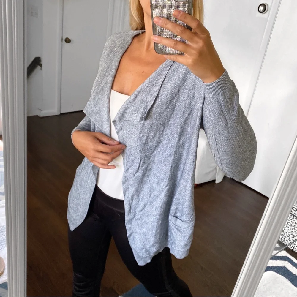 🐑 MANGO GREY KNIT CARDIGAN SWEATER!